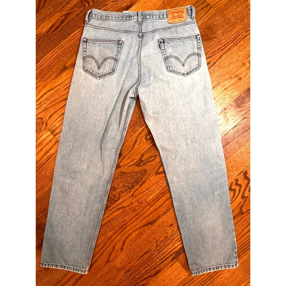 Levis 550 Relaxed Fit‎ Jeans Mens 35x32 Light Wash Blue Denim 00550-4891